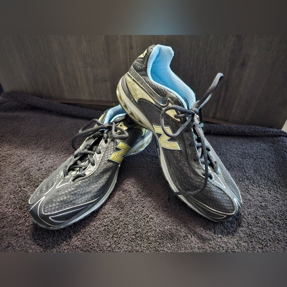 *New Balance Athletic Shoes* - Picture 2 of 14